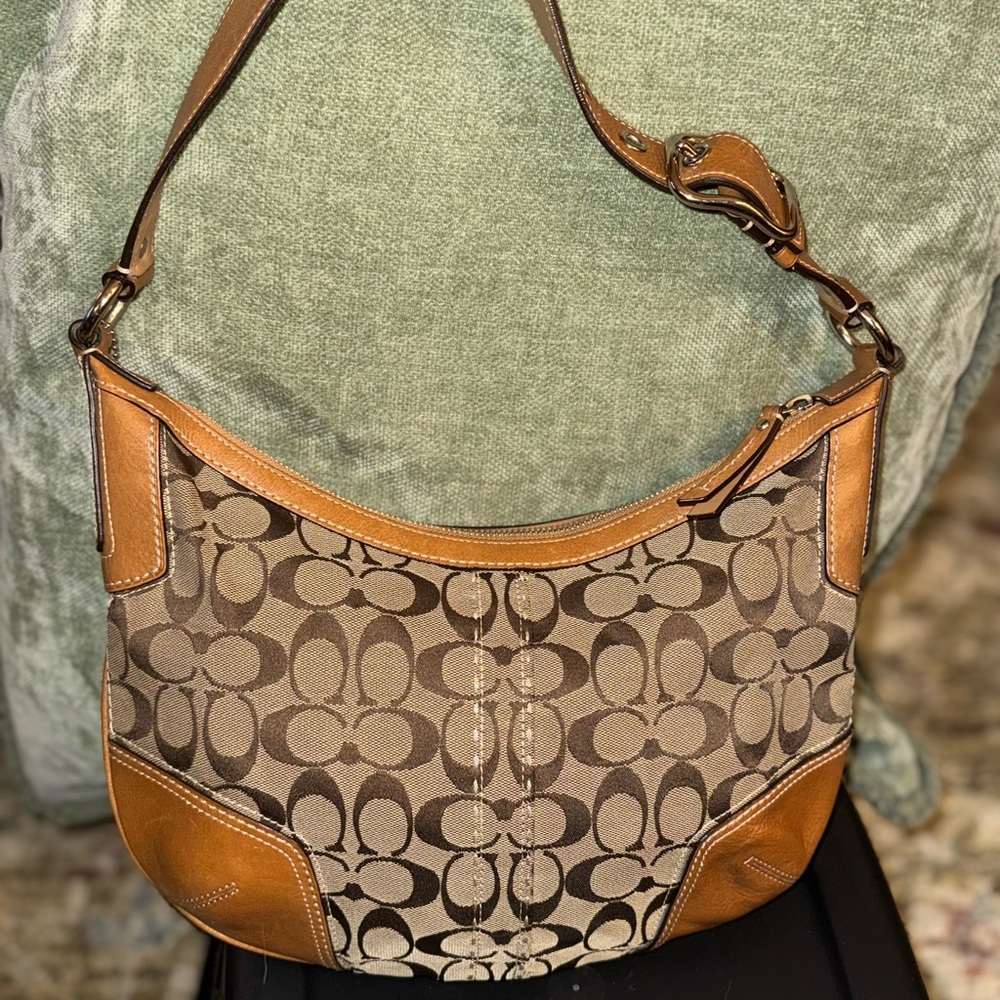 SOLD 1124/2025 Coach K0767-11576 Large Leather Hampton - Picture 7 of 15